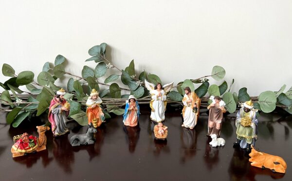 Trinity Nativity Set with 12 Figurine - 5 Inch Set - Image 4