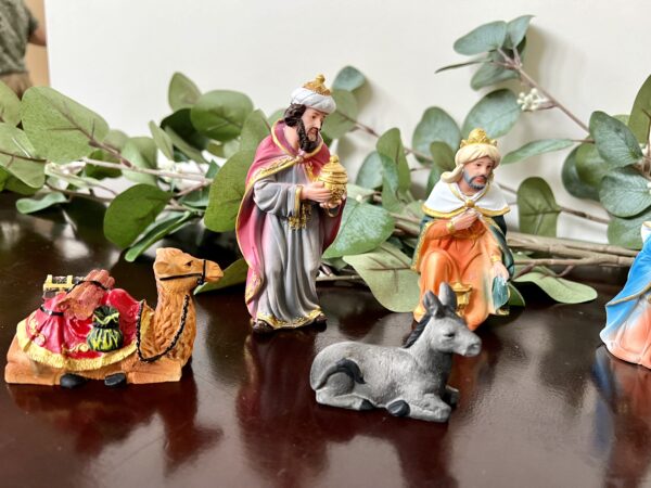 Trinity Nativity Set with 12 Figurine - 5 Inch Set - Image 3