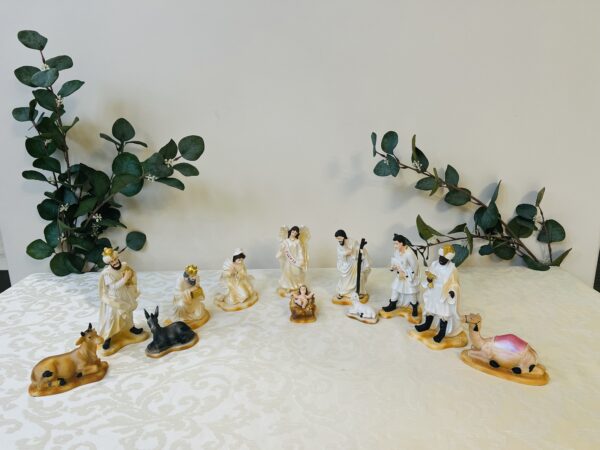 Christmas Nativity Crib Set of 12 pcs - 6.5 inches White